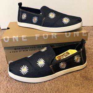 TOMS Deconstructed Alpargata Daisy Embroidered Denim ~ 6.5